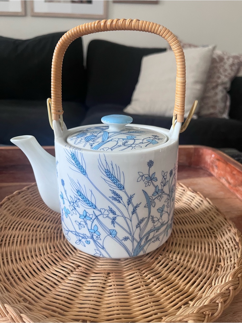 Vintage Blue and White floralCeramic Teapot Eaton Collection Wynn Japan Pristine
